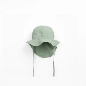 Cappellino con laccetti