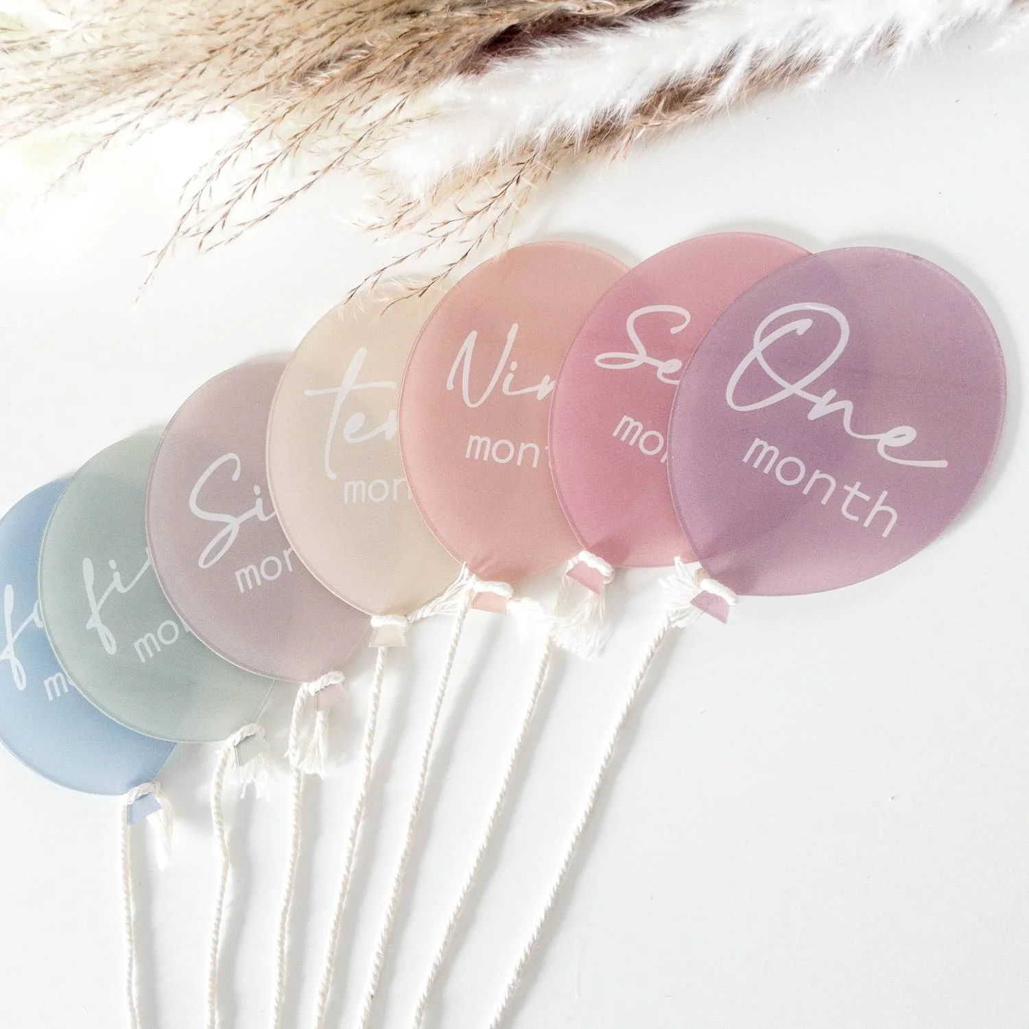 Palloncini complimese in acrilico per foto mensili